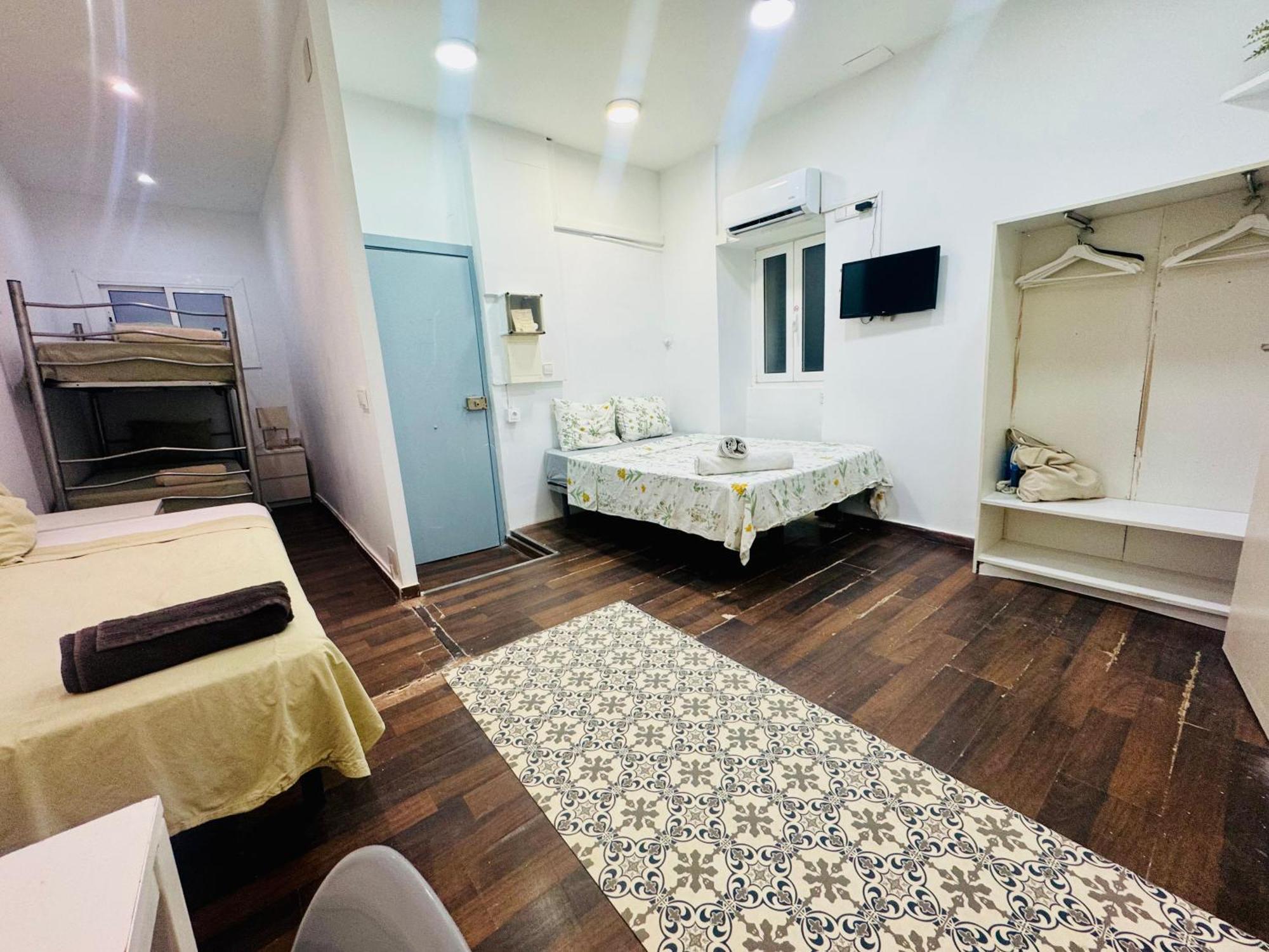 022 Center Barca 2,2 Apartment - Barcelona, Barcelona